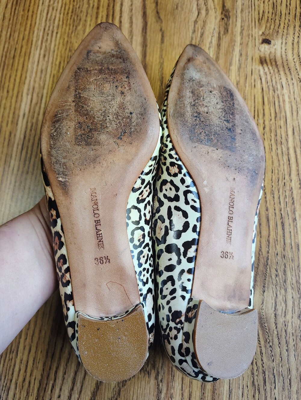Manolo Blahnik Leather Pointed-Toe Leopard Print Women's Flats Beige Black 36½. - Picture 15 of 15